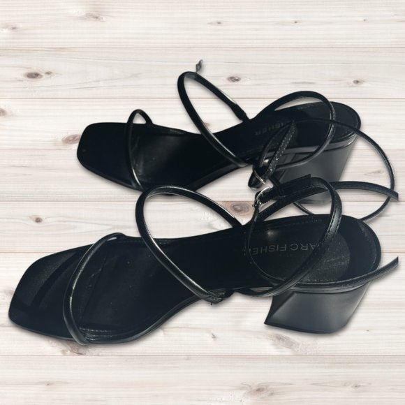 Marc Fisher Shoes - Women's Black Gandia Strappy 90s Inspired Block Heel Sandals | Size 6.5